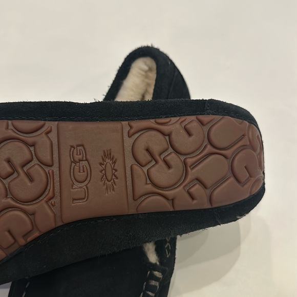 Ugg Ansley black water resistant slipper 9 - Picture 7 of 7